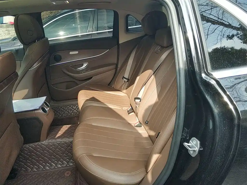 Mercedes-Benz E-Class 2020 — фото 14