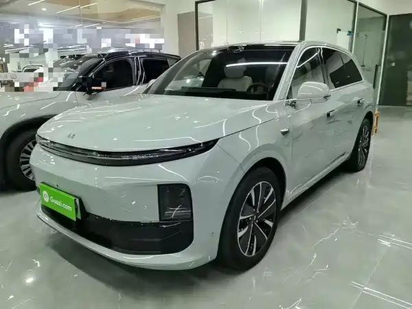Li Auto L6 2025