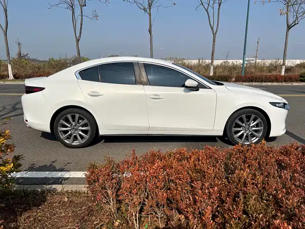 Mazda 3 Axela 2021