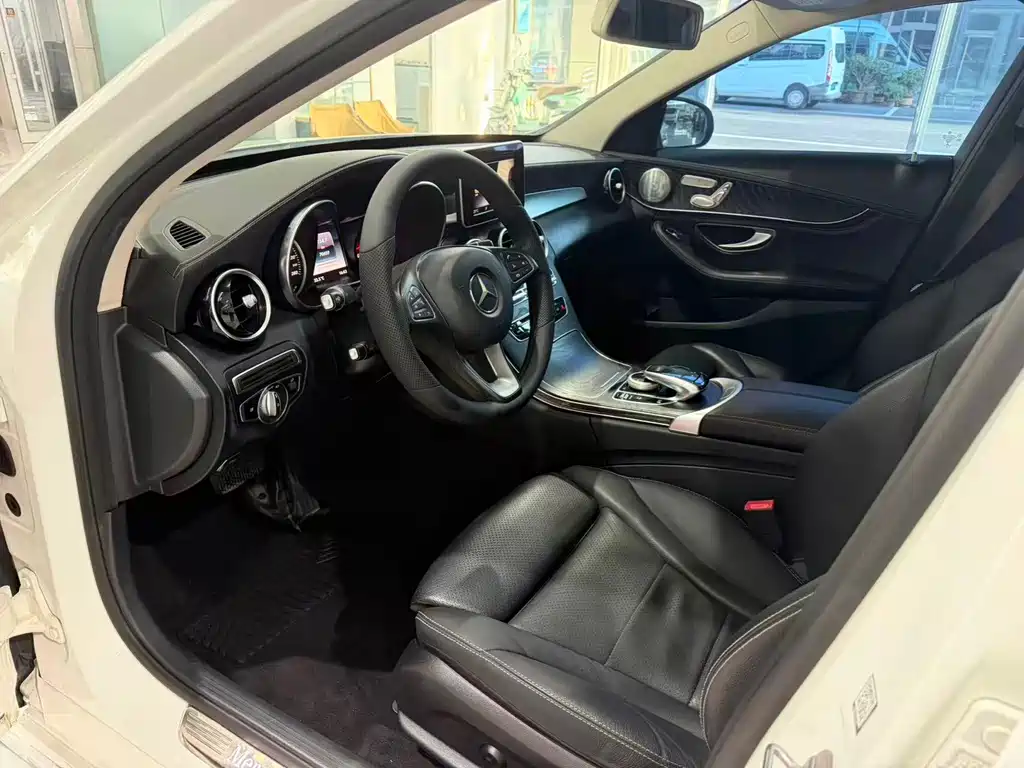 Mercedes-Benz C-Class 2018 — фото 6