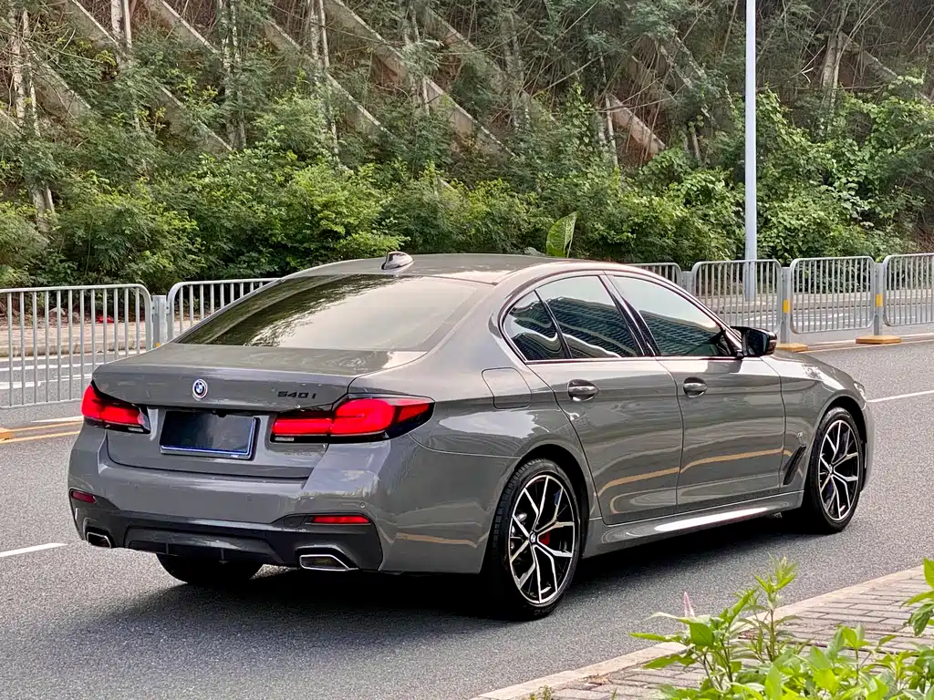 BMW 5 Series 2022