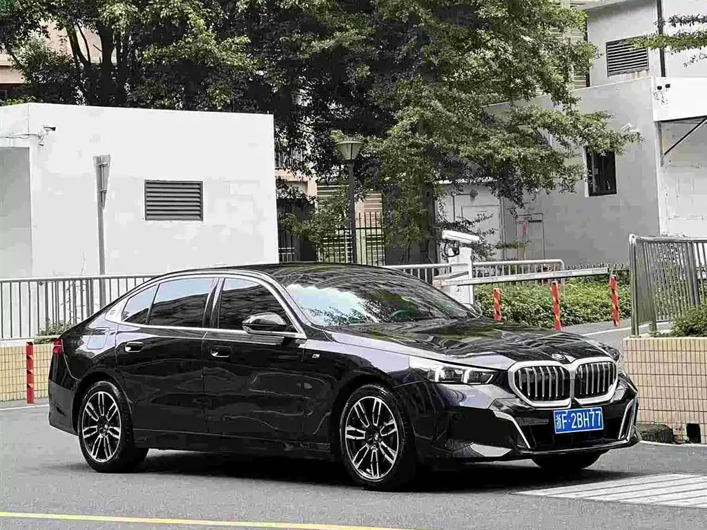 BMW 5 Series 2024