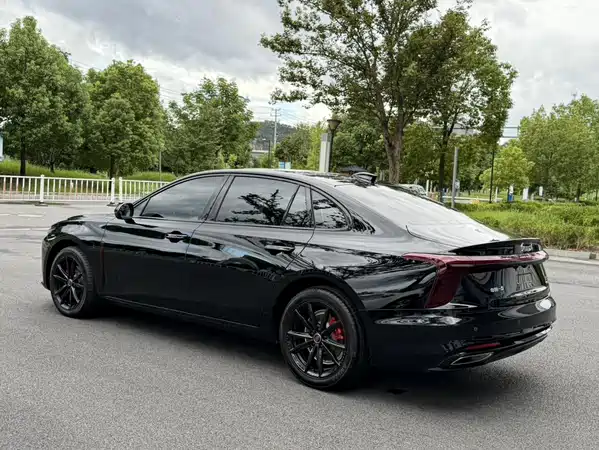 Hongqi H5 2025