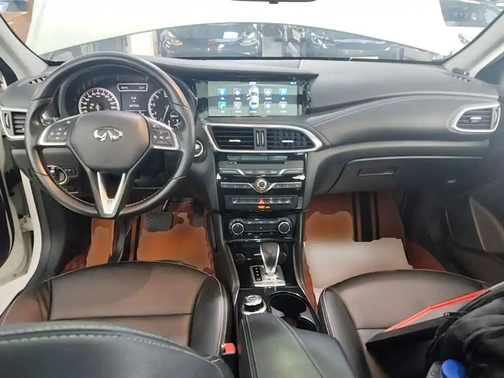 Infiniti QX30 2019 — фото 10