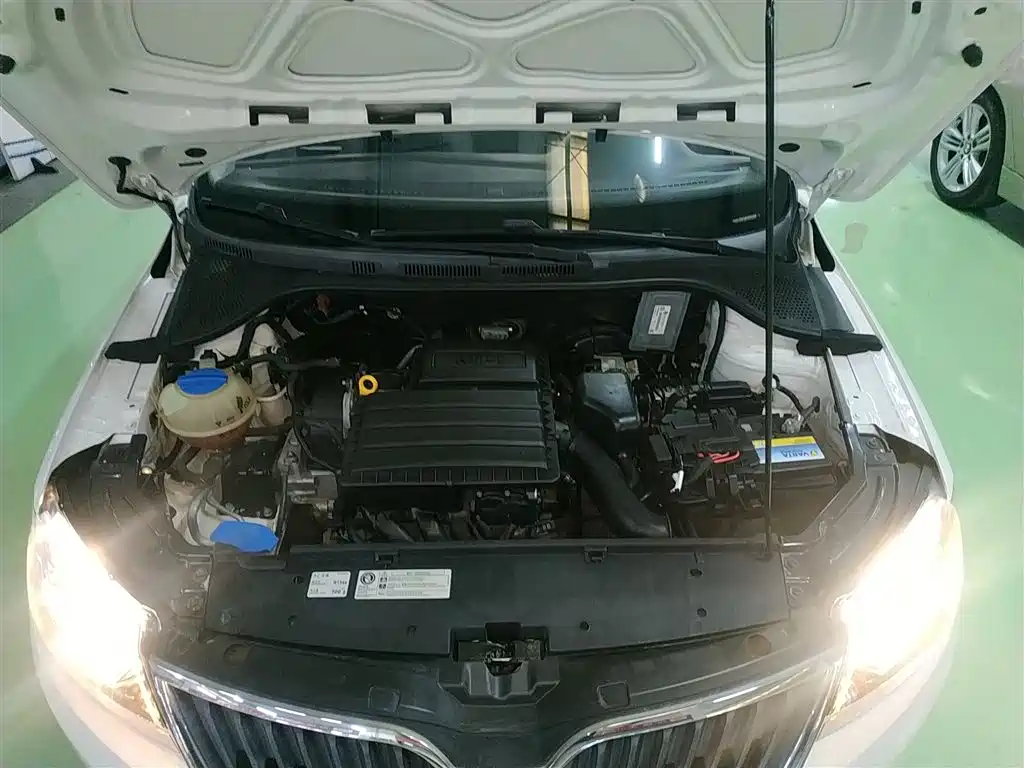 Skoda Rapid 2016 — фото 10