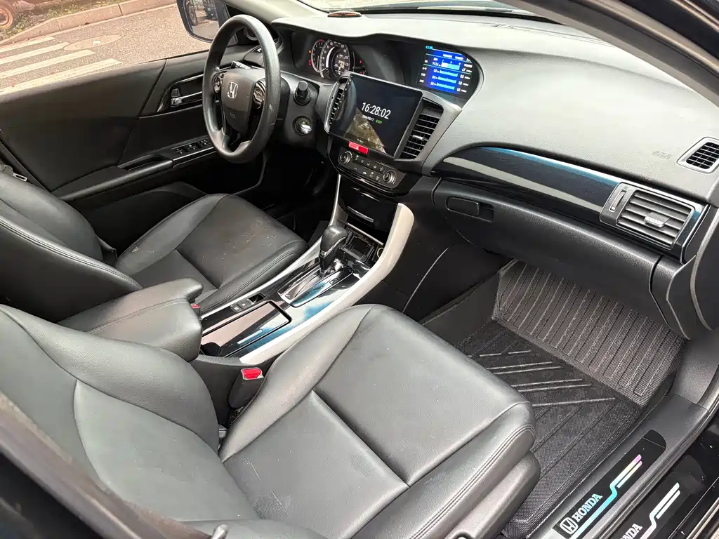 Honda Accord 2017 — фото 10