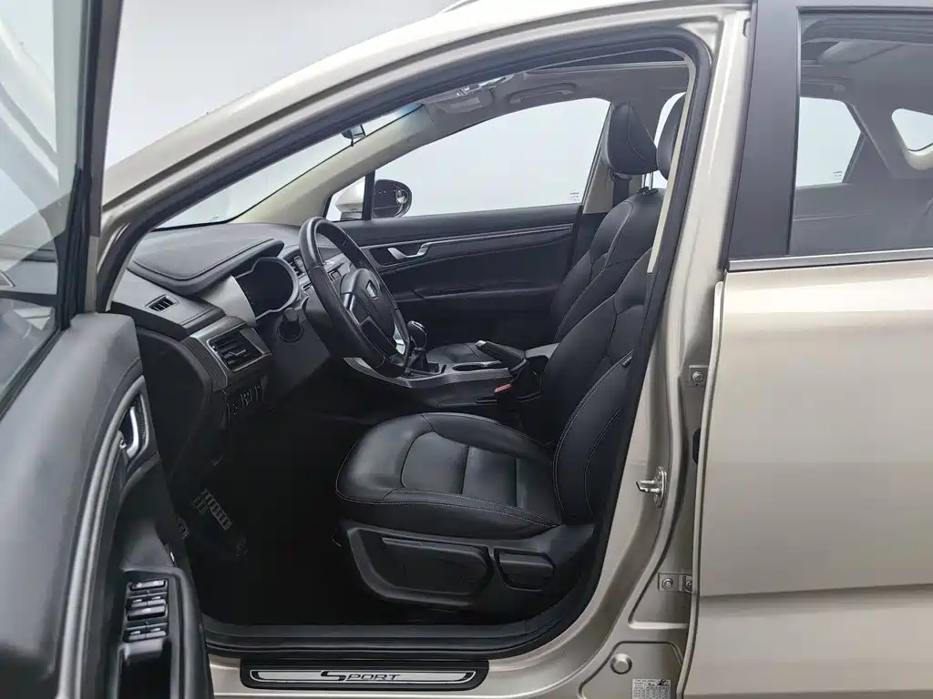 Geely Emgrand GS 2017 — фото 10