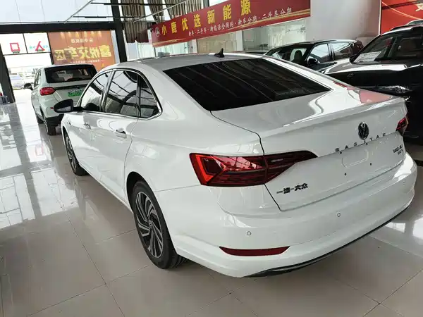 Volkswagen Sagitar 2022