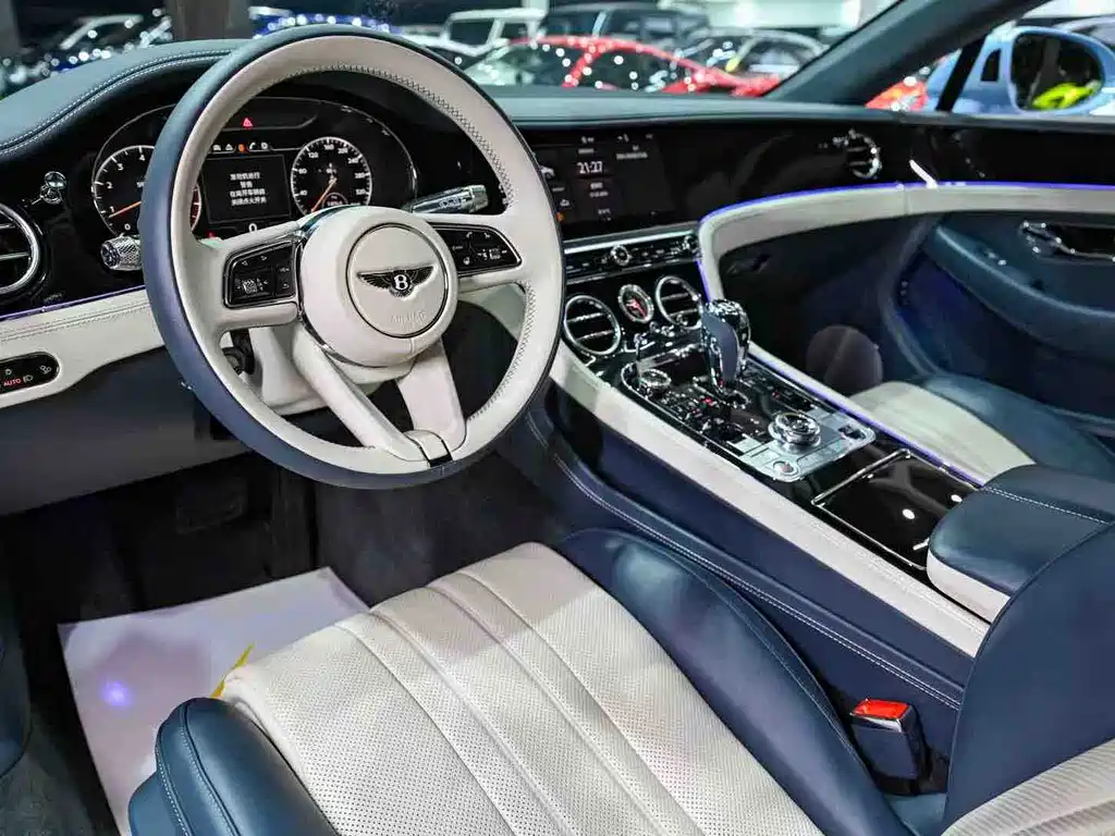Bentley Continental 2023 — фото 6