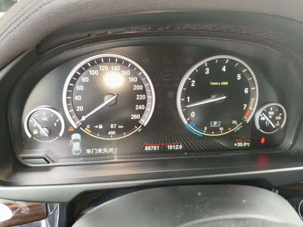 BMW X6 2015 — фото 12