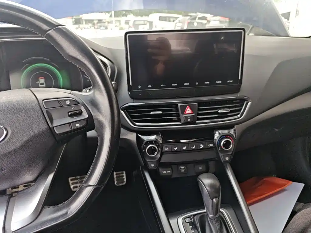 Hyundai Festa 2018 — фото 13