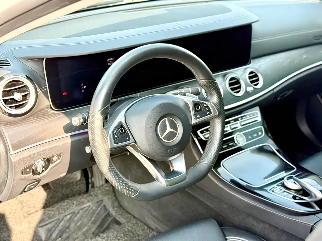 Mercedes-Benz E-Class 2017 — фото 14