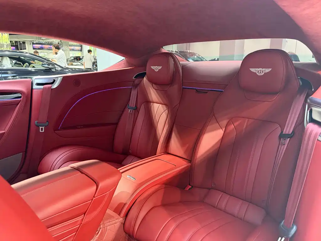 Bentley Continental 2020 — фото 14