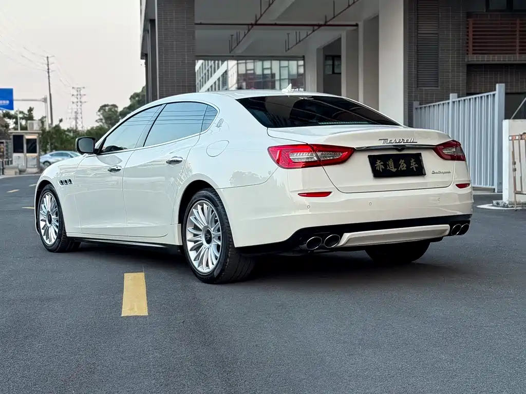 Maserati Quattroporte 2015 — фото 3