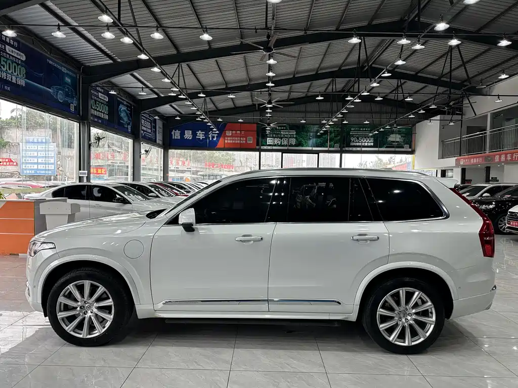 Volvo XC90 PHEV 2018 — фото 2