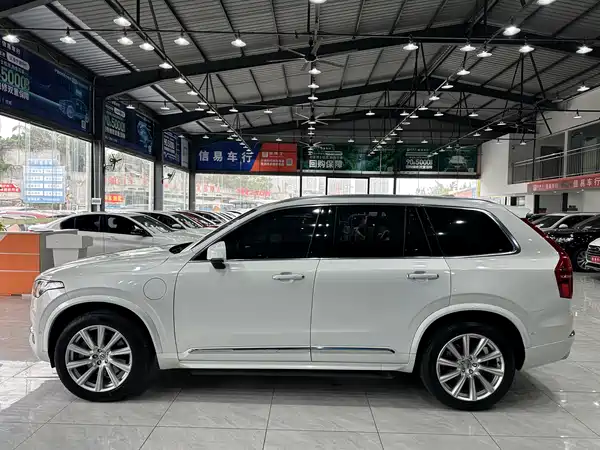 Volvo XC90 Plug-In Hybrid 2018