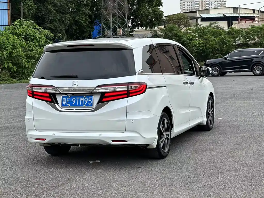 Honda Odyssey 2018 — фото 15