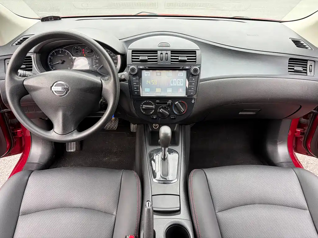 Nissan Tiida 2014 — фото 12