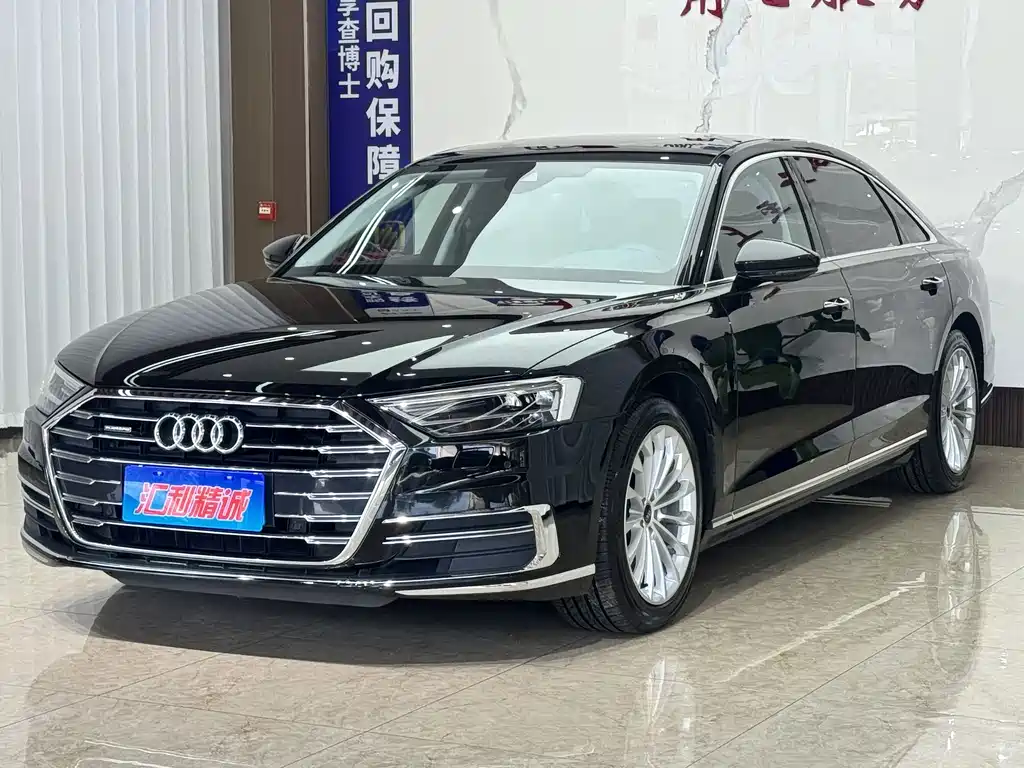 Audi A8 2022 — фото 1