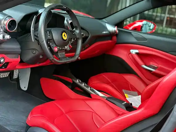 Ferrari F8 2023
