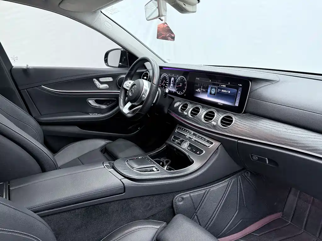 Mercedes-Benz E-Class 2019 — фото 8