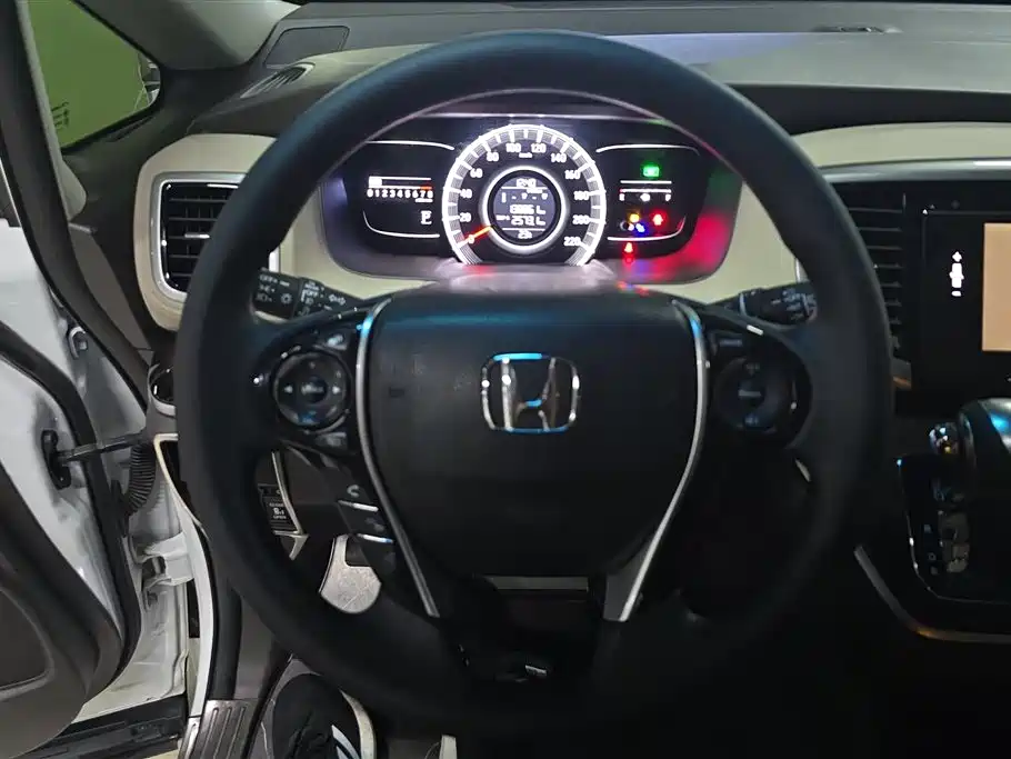 Honda Odyssey 2017 — фото 15