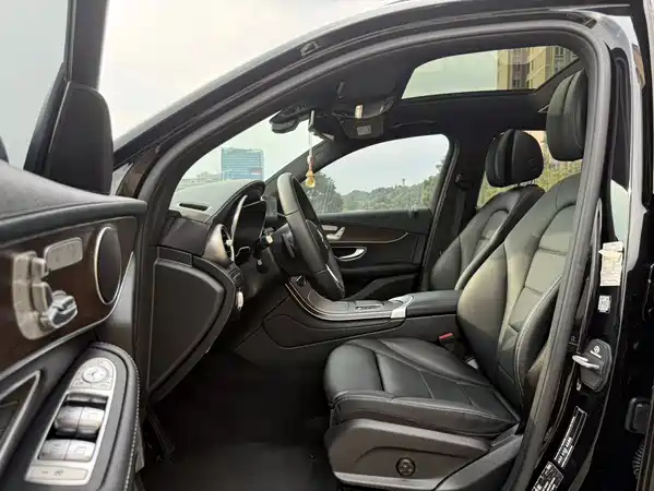 Mercedes-Benz GLC 2023