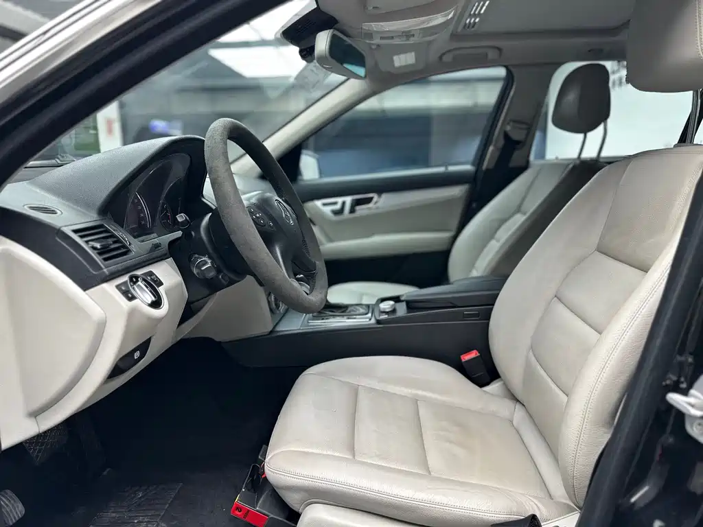 Mercedes-Benz C-Class 2011 — фото 10