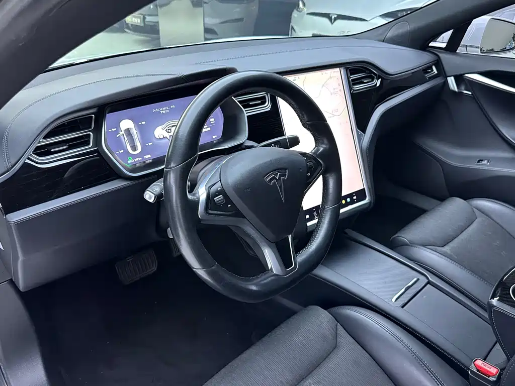 Tesla Model S 2018 — фото 8