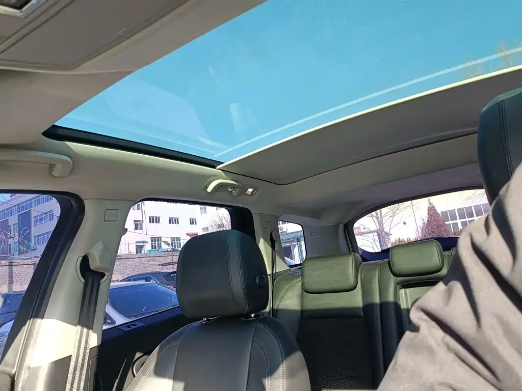 Land Rover Discovery Sport 2019 — фото 18