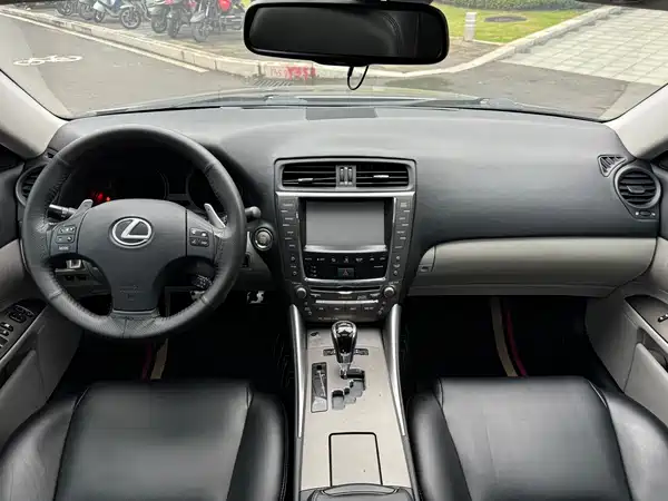 Lexus IS 2009