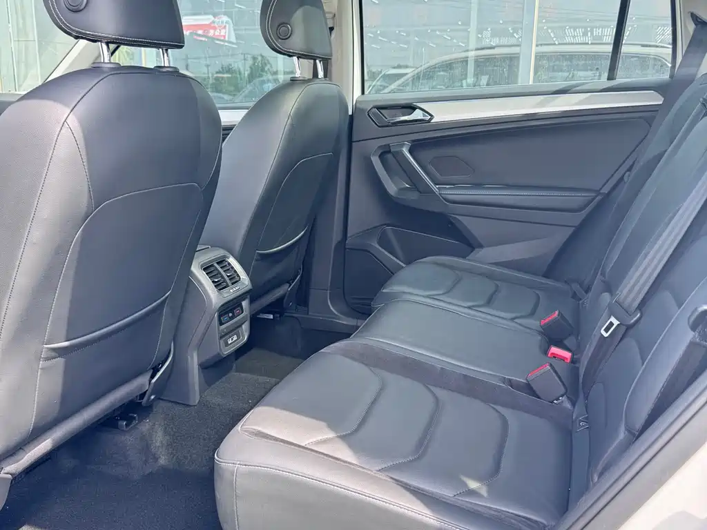 Volkswagen Tiguan L 2017 — фото 13
