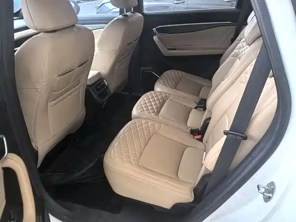 Geely Haoyue L 2023