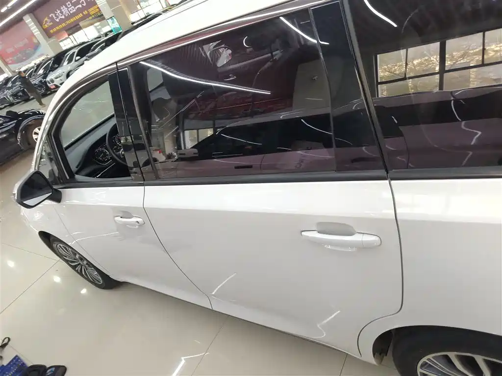 GAC Motor Trumpchi M6 2021 — фото 21