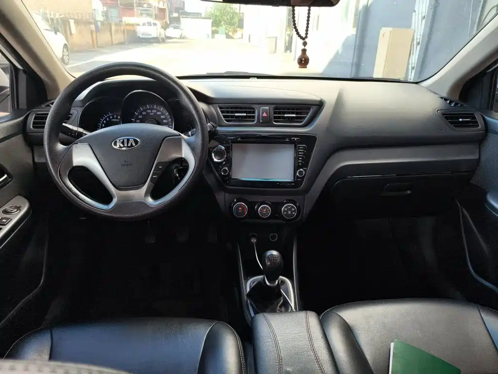 Kia K2 2015 — фото 13
