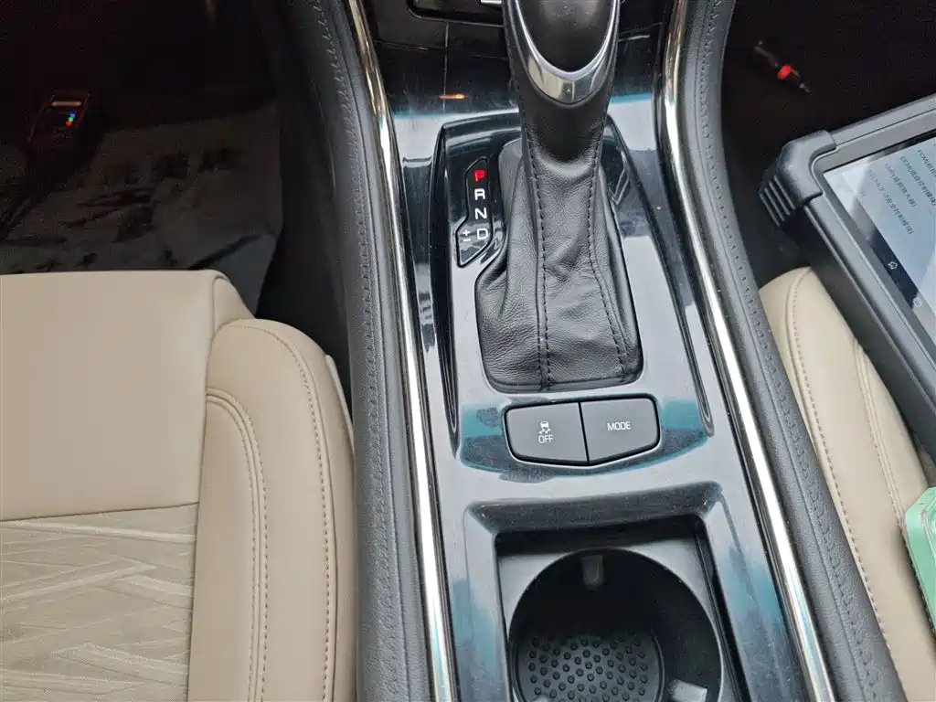 Cadillac ATS-L 2015 — фото 14