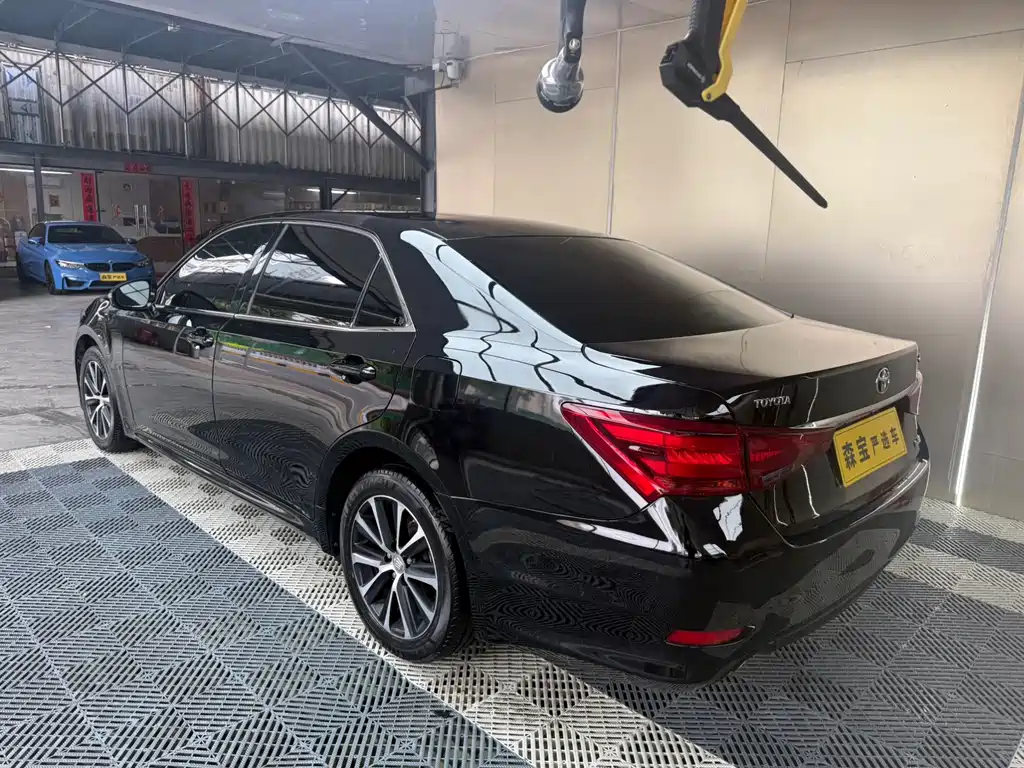 Toyota Crown 2019
