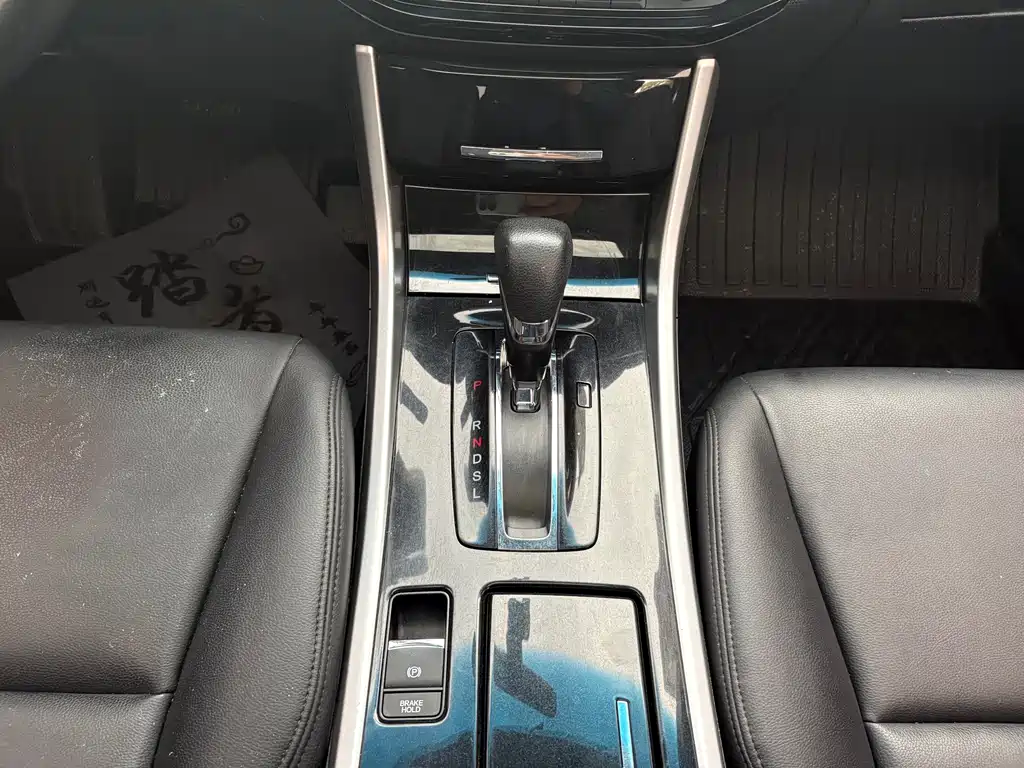 Honda Accord 2017 — фото 12