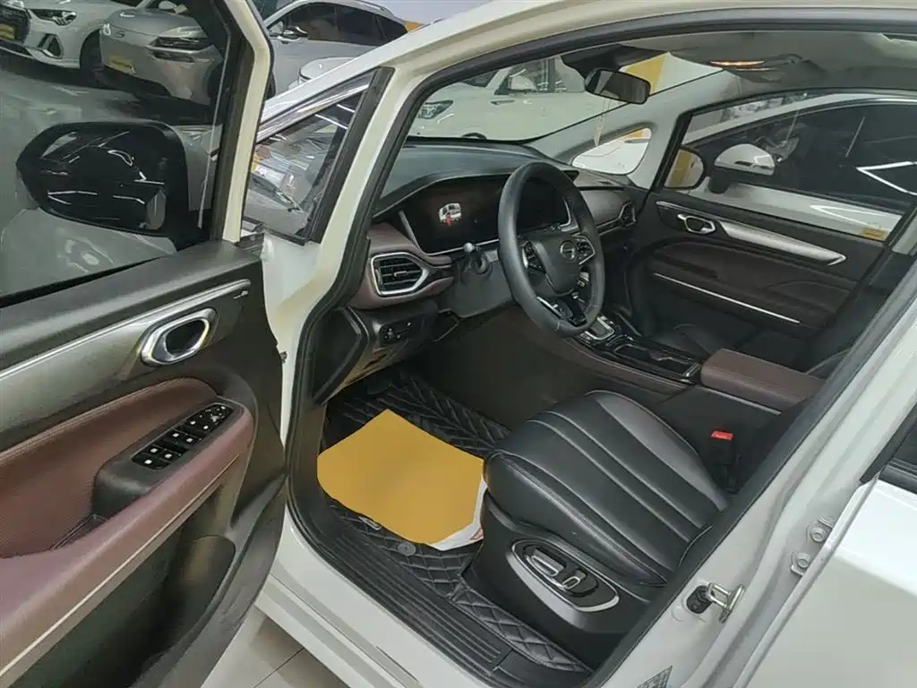 GAC Motor Trumpchi M6 2024 — фото 16