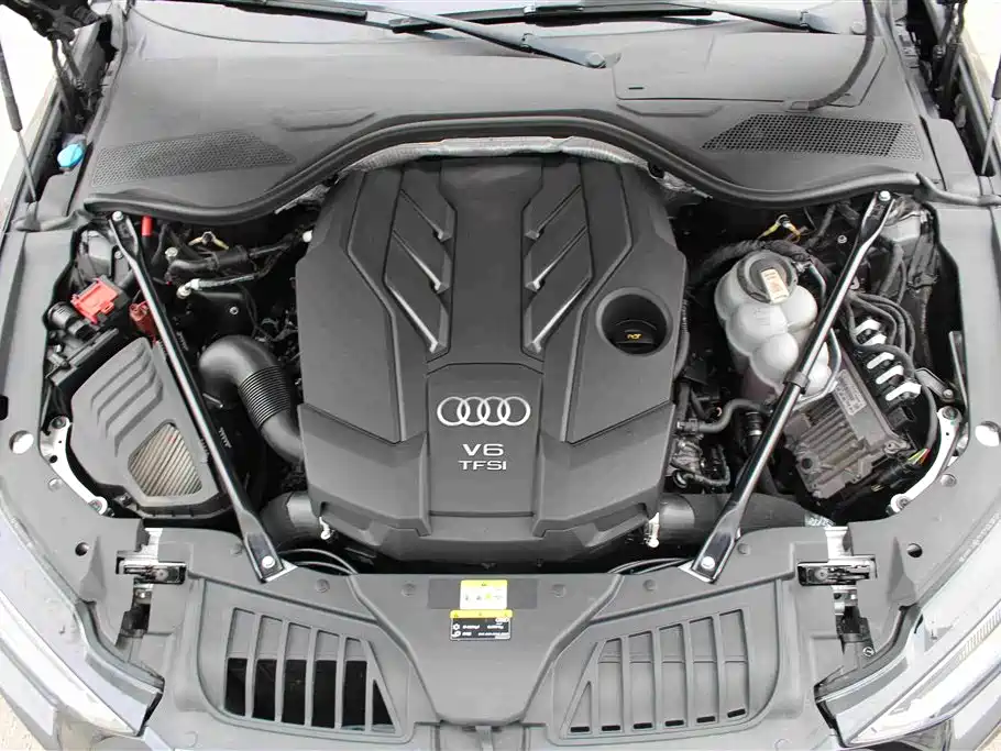 Audi A8 2022 — фото 18