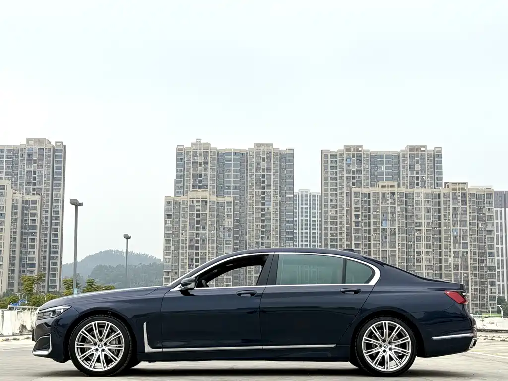 BMW 7 Series 2020 — фото 13