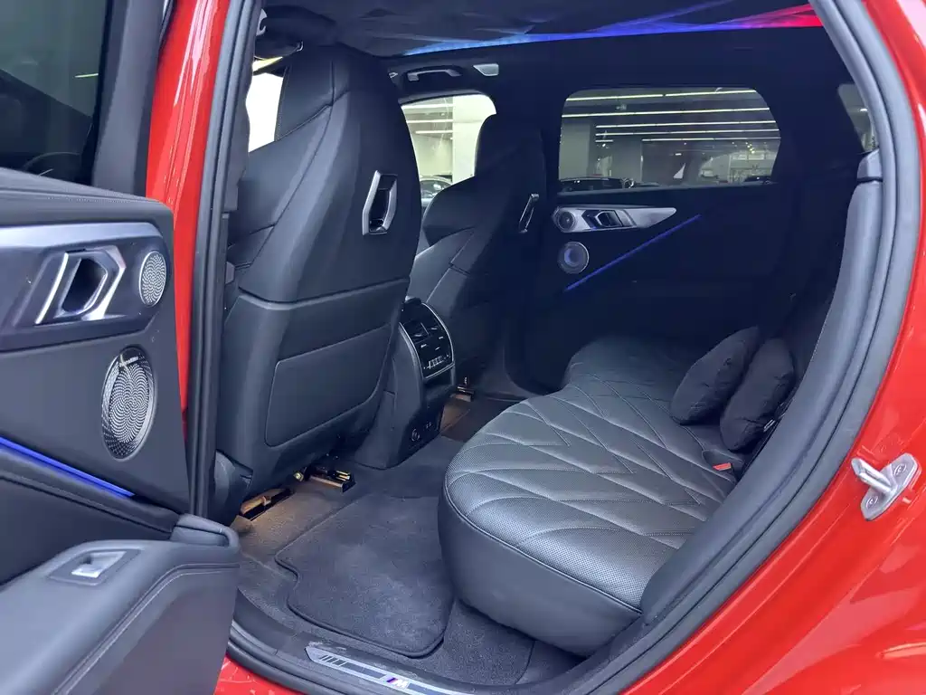 BMW XM 2023 — фото 11