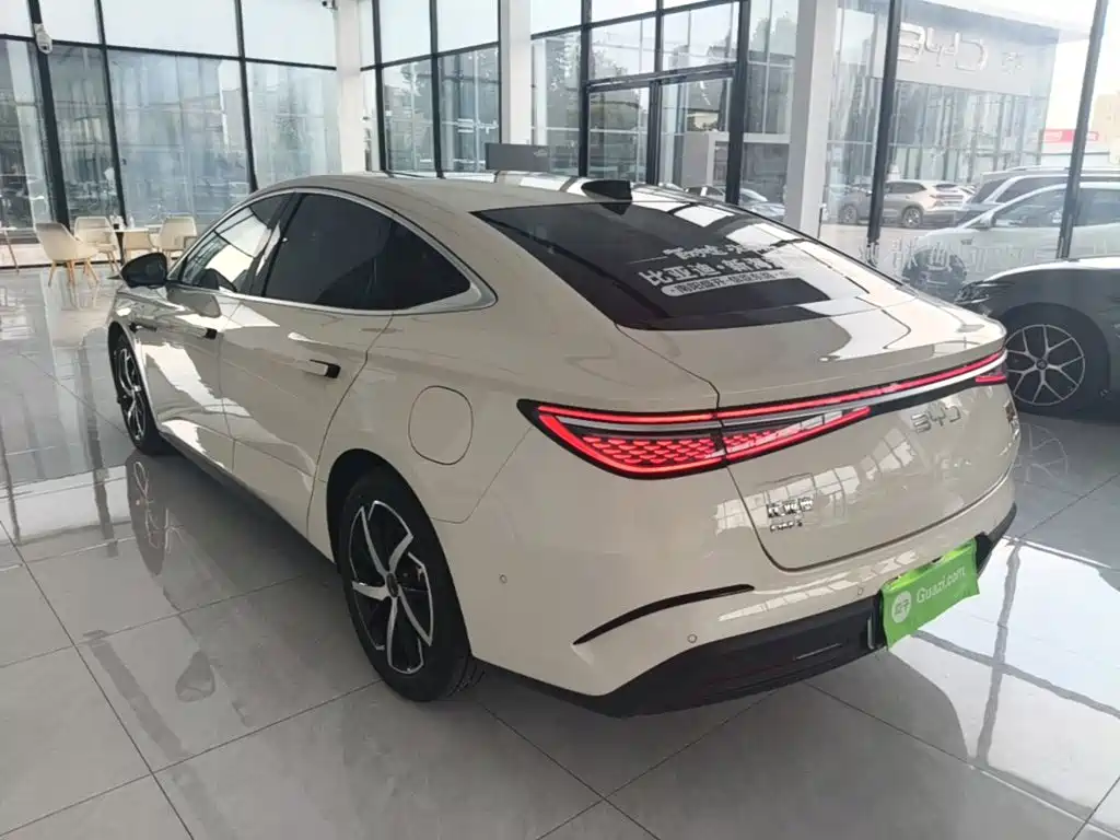 BYD Seal 07 DM-i 2025 — фото 5