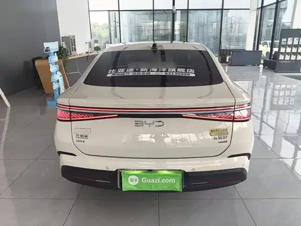 BYD Seal 07 DM-i 2025