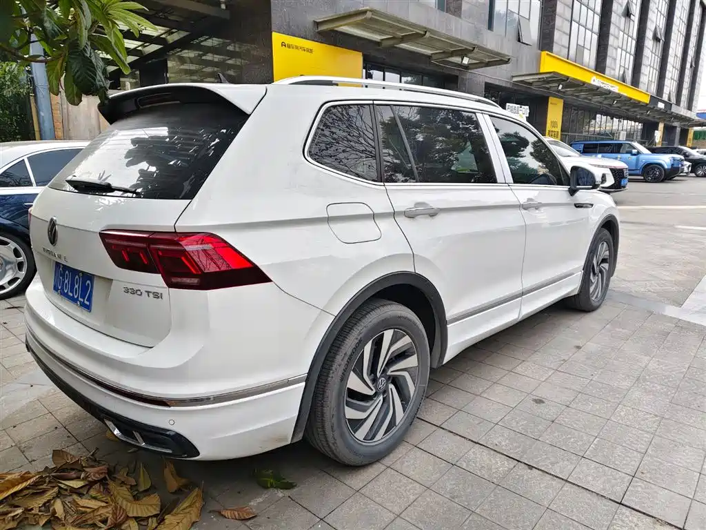 Volkswagen Tiguan L 2024 — фото 5