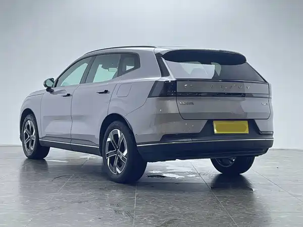 Volvo XC70 Plug-In Hybrid 2025
