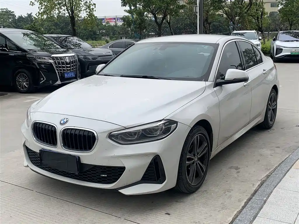 BMW 1 Series 2021 — фото 1