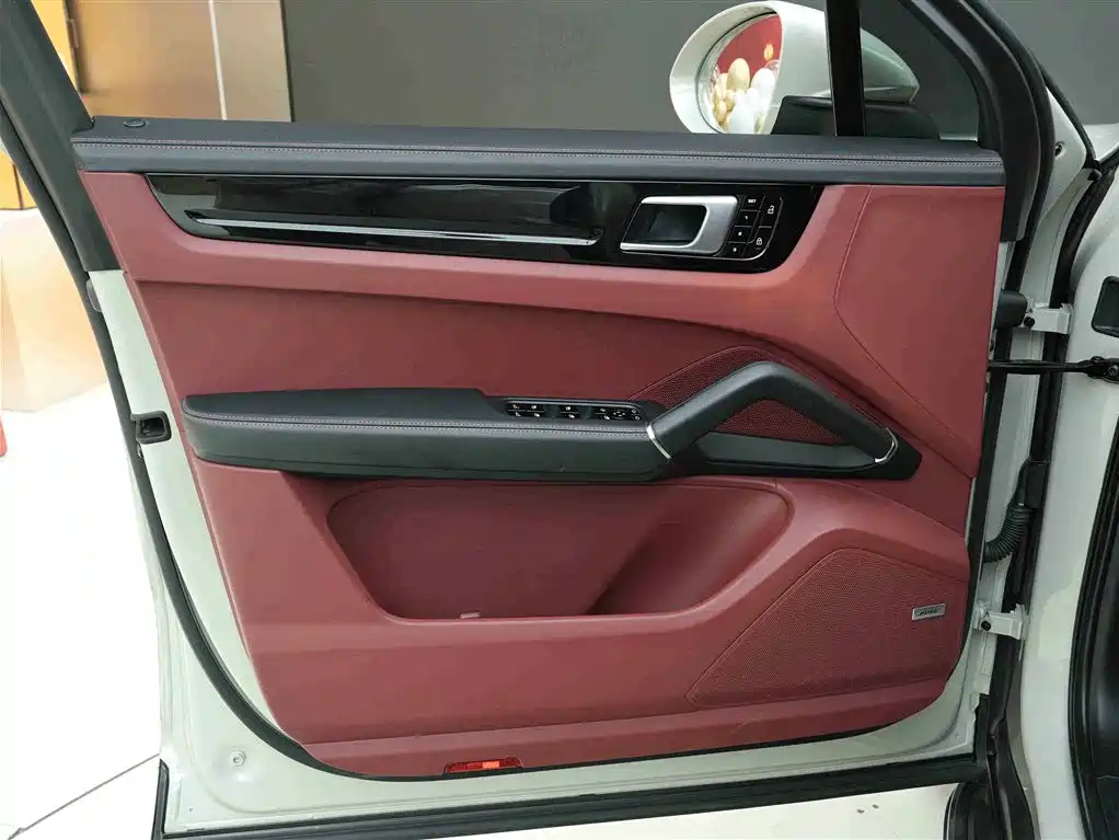 Porsche Cayenne 2021 — фото 15