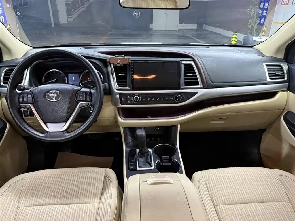 Toyota Highlander 2016