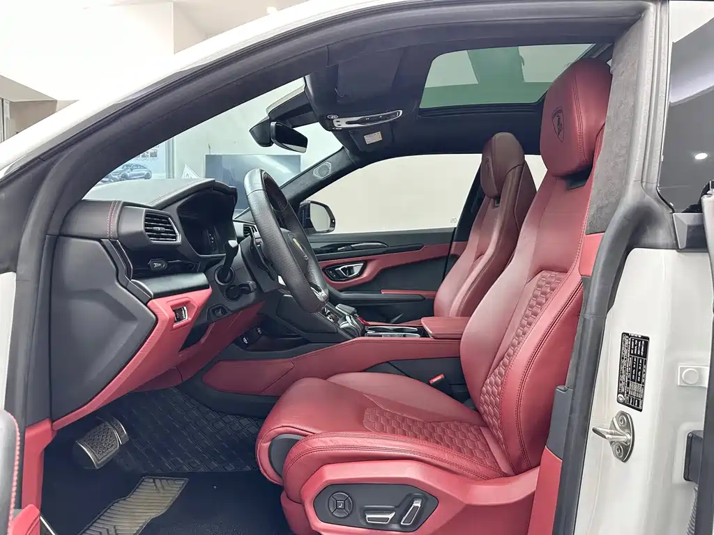 Lamborghini Urus 2022 — фото 12